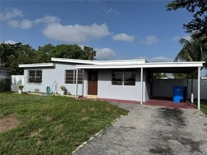 Building Photo - 2620 SW 53rd Ave