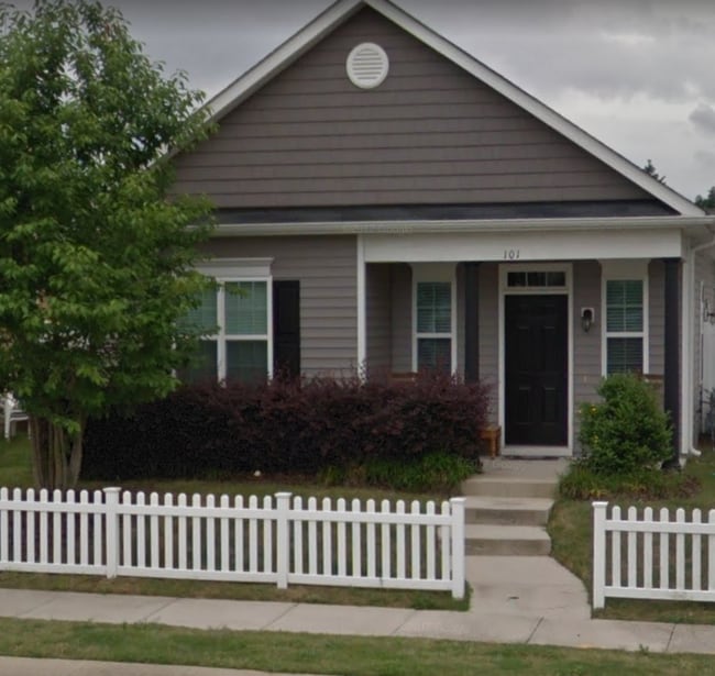 Building Photo - 101 Scuppernong Way