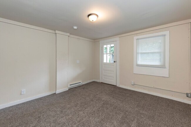 Building Photo - Edgerton Duplex 2