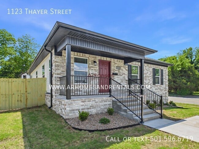 Building Photo - 1123 Thayer St