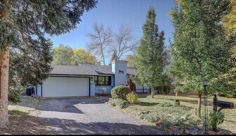 Building Photo - 655 Balsam St