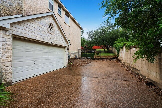 Building Photo - 12113 Portobella Dr
