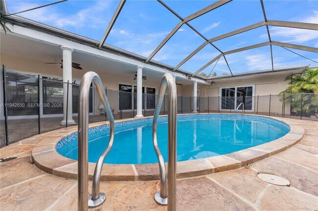 Building Photo - 601 N 44th Ave