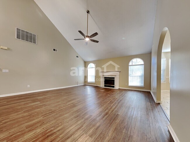 Building Photo - 602 Majestic Oak Dr