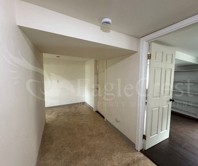 Building Photo - Three Bedroom, Two Bathroom House Located ...