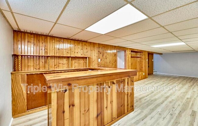 Building Photo - 2325 Golfway St