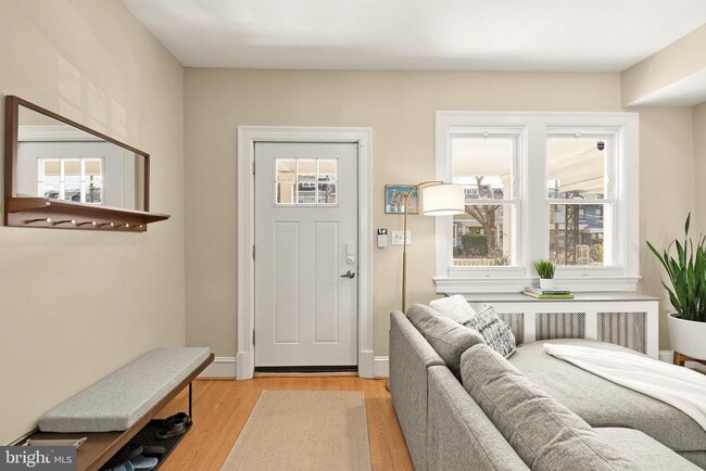 Building Photo - 407 Delafield Pl NW