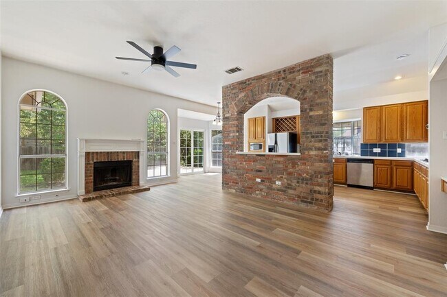 Building Photo - 11032 Crossland Dr