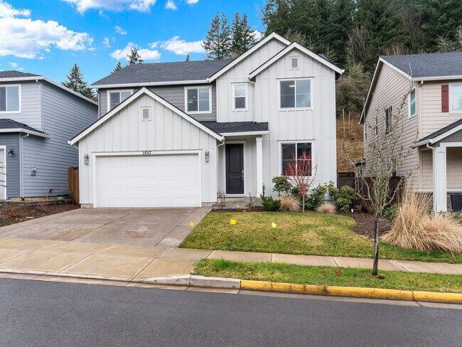 Building Photo - Stunning 4 Bed/2.5 Bath Modern Farmhouse in Scouters Mountain - HV