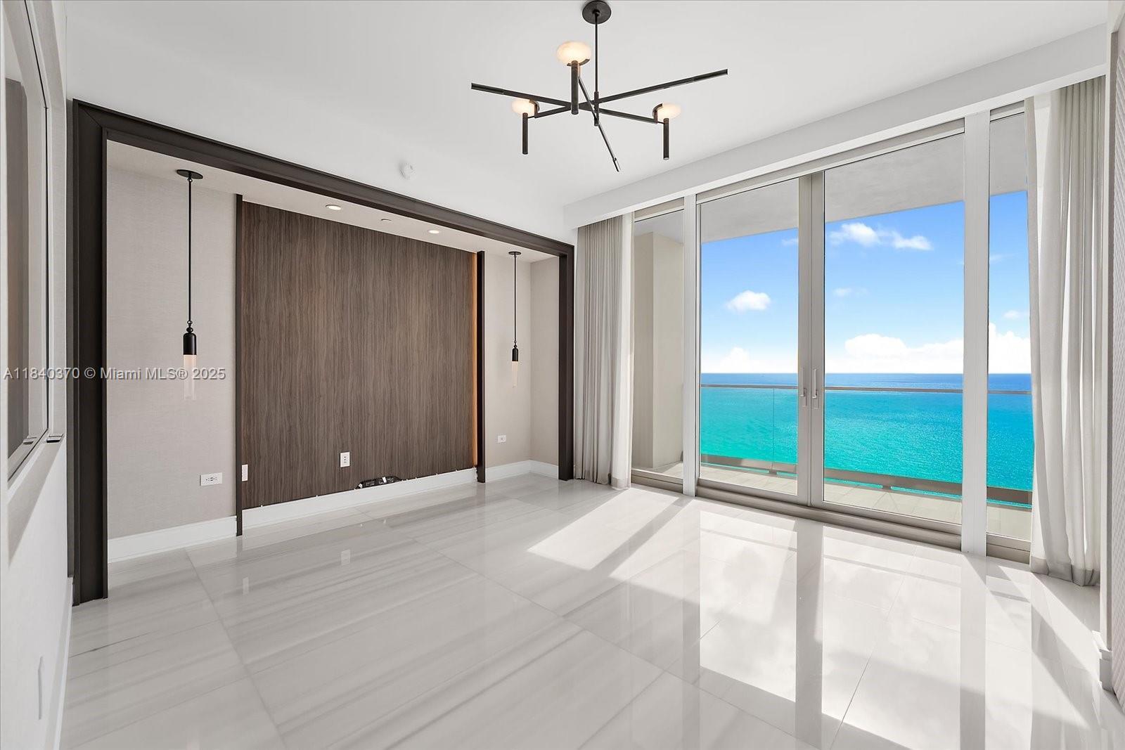 Building Photo - 17901 Collins Ave