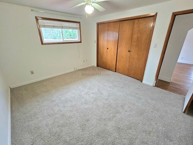 Building Photo - 3040 SE 136th Ave