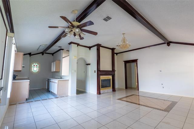 Building Photo - 1403 Chesapeake Dr
