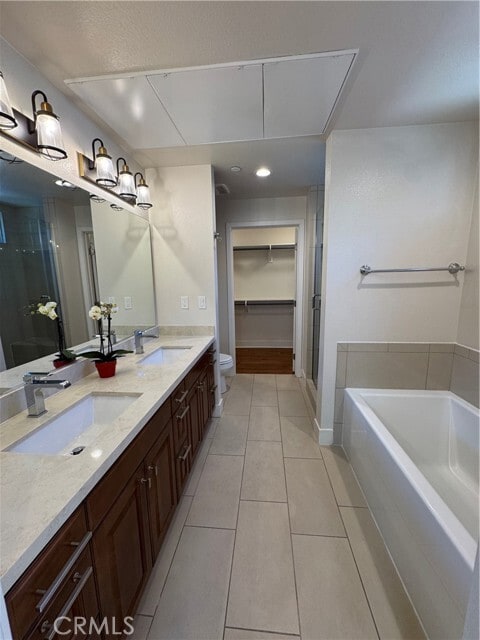 Building Photo - 627 Deep Valley Dr