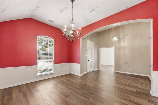 Building Photo - 1021 Ellis Way