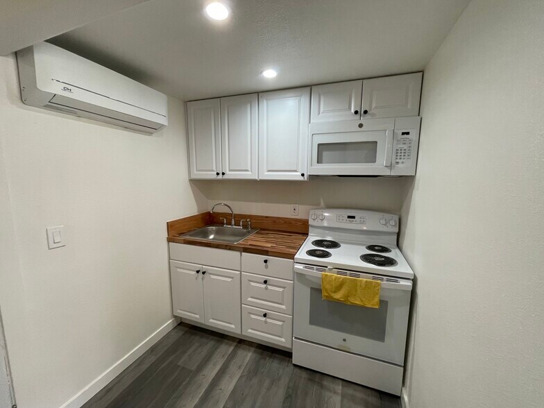 Building Photo - 37824 Old Highway 80