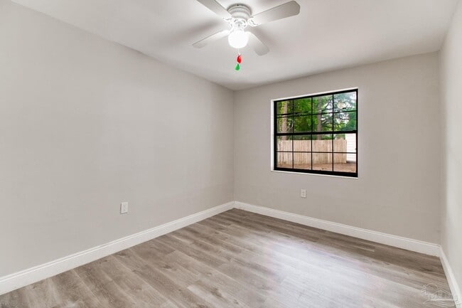 Building Photo - 3711 Tom Ln Dr
