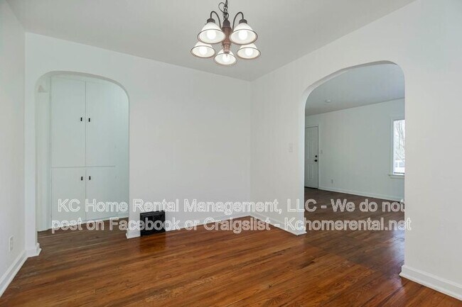 Building Photo - 7219 Chestnut Ave