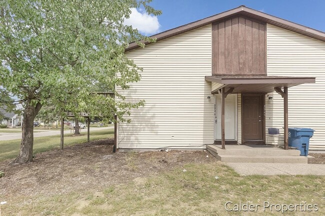 Building Photo - 2940 Vineland Ave SE