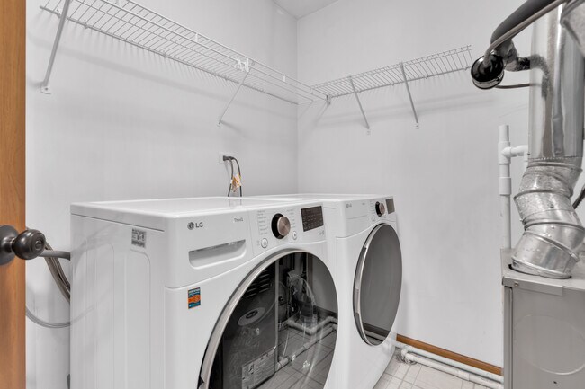 Building Photo - 239 Camel Bend Ct