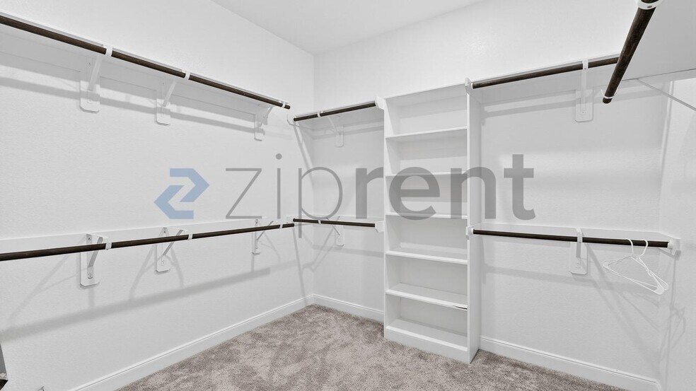 Building Photo - Unit