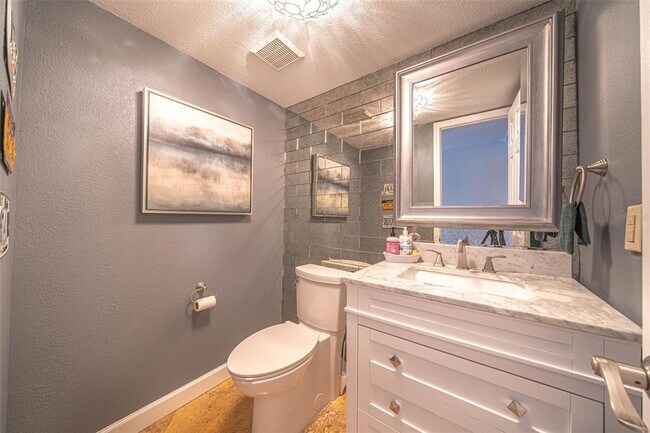 Building Photo - 4907 W Dryad St