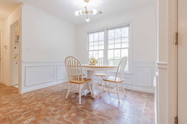 Building Photo - 630 Georgian Hills Dr