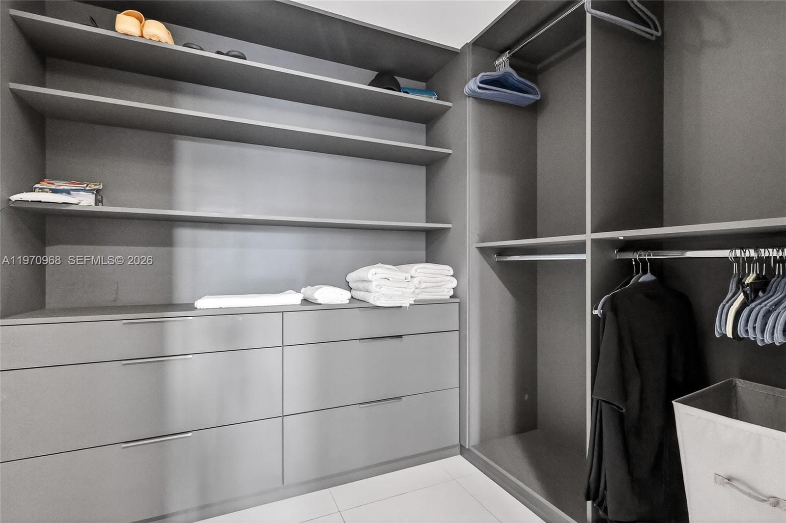 Building Photo - 200 Biscayne Boulevard Way