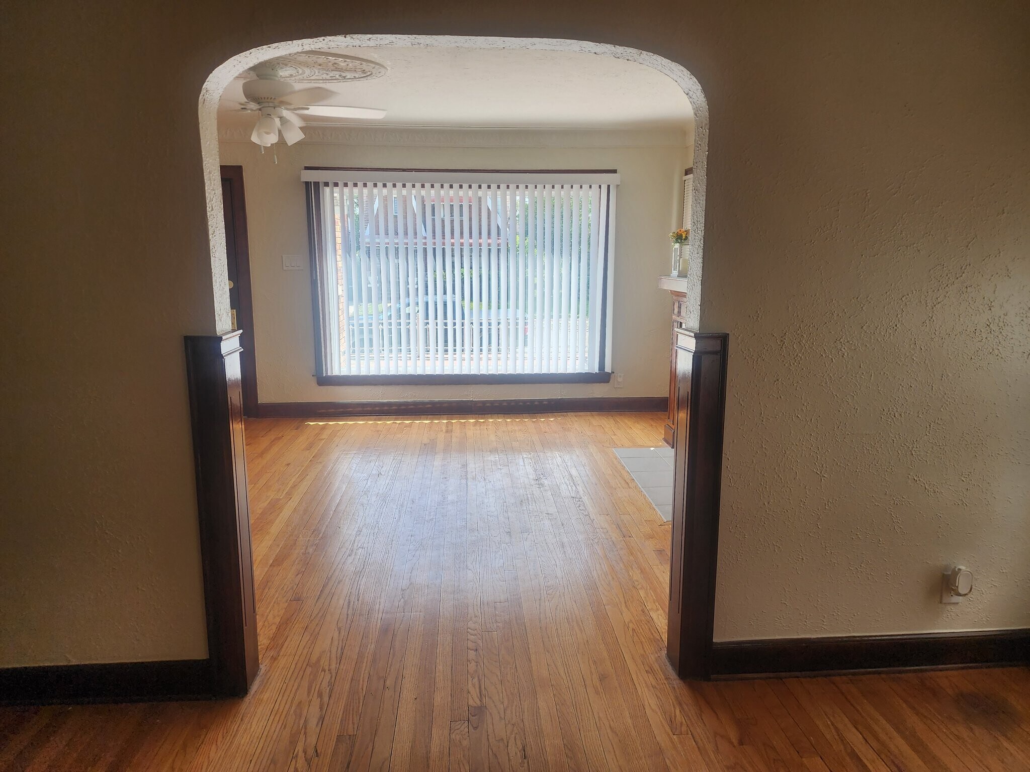 Building Photo - 17145-17147 Santa Rosa Dr