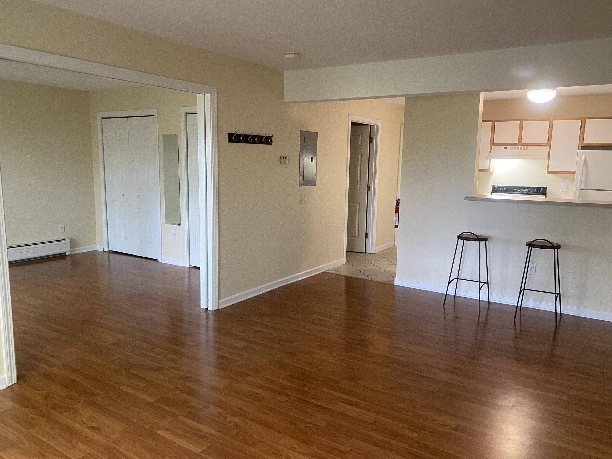 Building Photo - 287 Hildred Dr