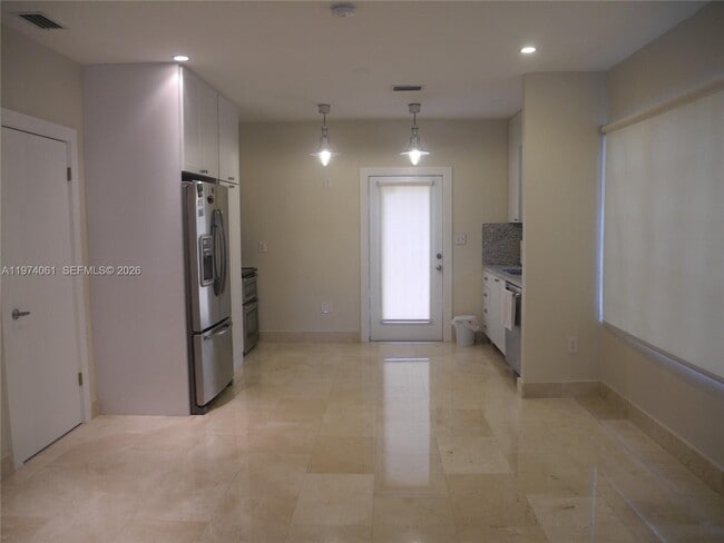 Building Photo - 1720 SW 22nd Terrace