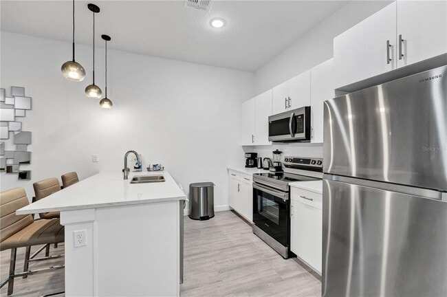 Building Photo - 396 Famagusta Dr