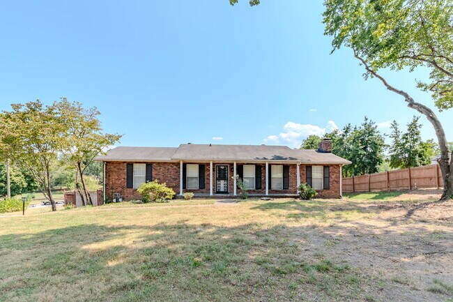 Building Photo - 3123 McGavock Pk