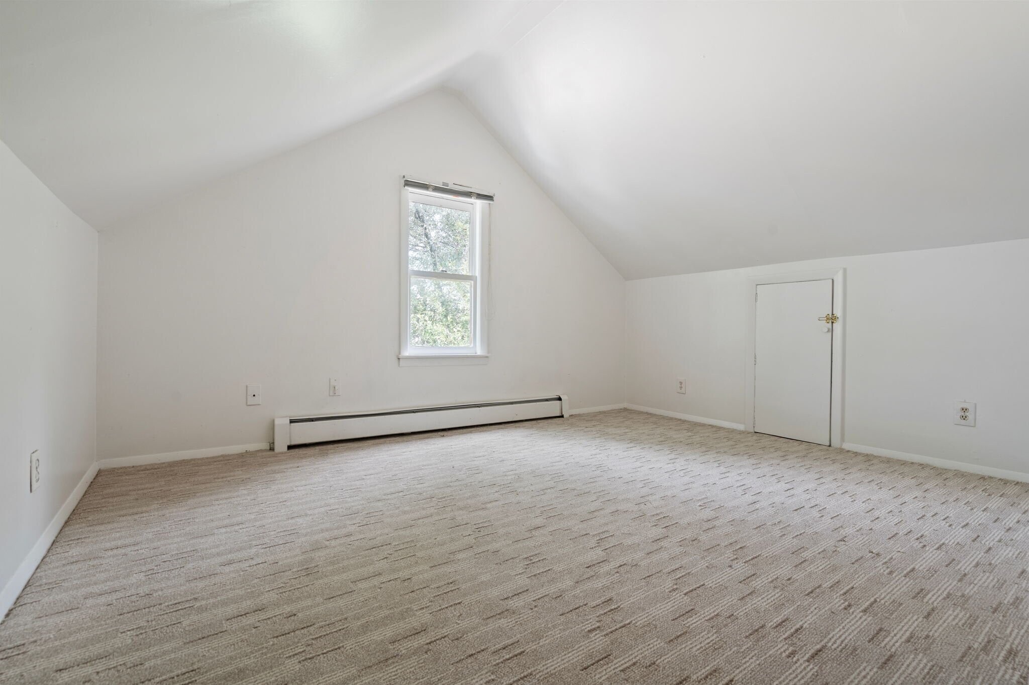 Building Photo - 412 Peterson St