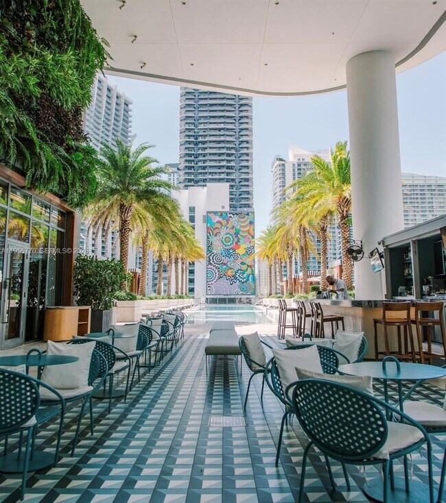 Building Photo - 801 S Miami Ave