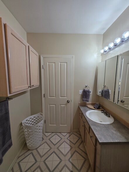 Building Photo - 3030 Lore Rd