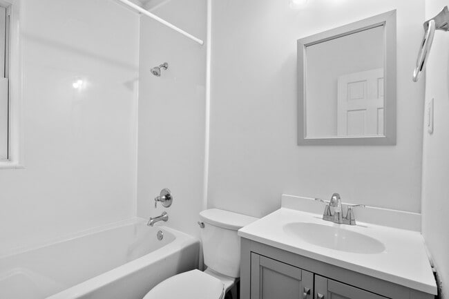 Building Photo - 5855 De Giverville Ave