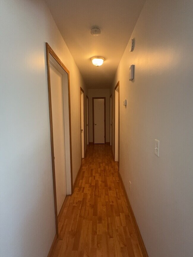 Building Photo - 94 Vandergrift Dr
