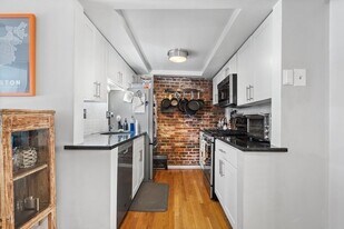 Building Photo - 40 Pleasant St