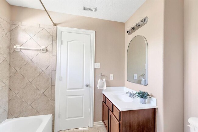 Building Photo - 13019 Chandler Chase Ct