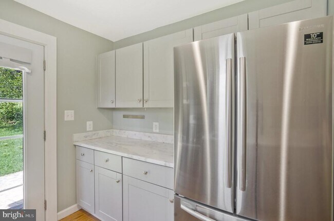 Building Photo - 6024 Rixey Dr