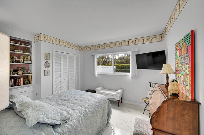 Building Photo - 1702 S Ocean Blvd