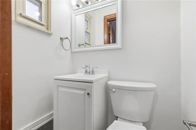 Building Photo - 3841 Lawnview Ave