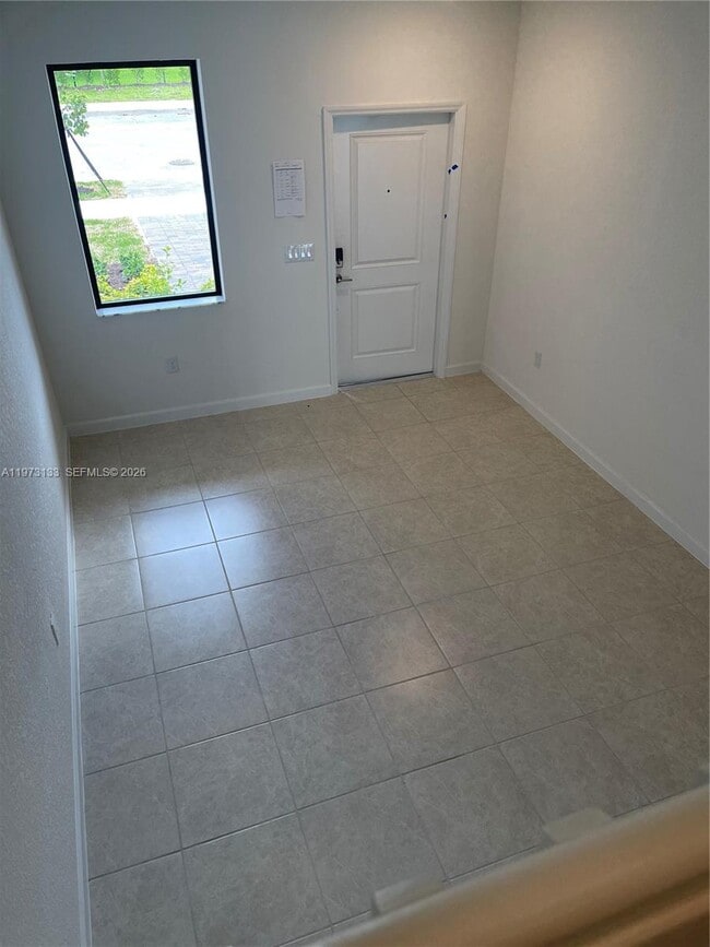 Building Photo - 20564 NE 5 PL