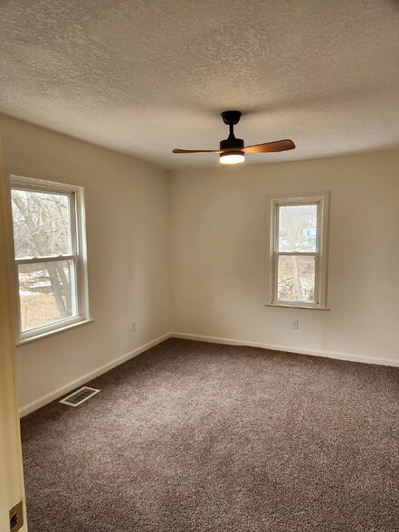 Building Photo - 304 Waller St