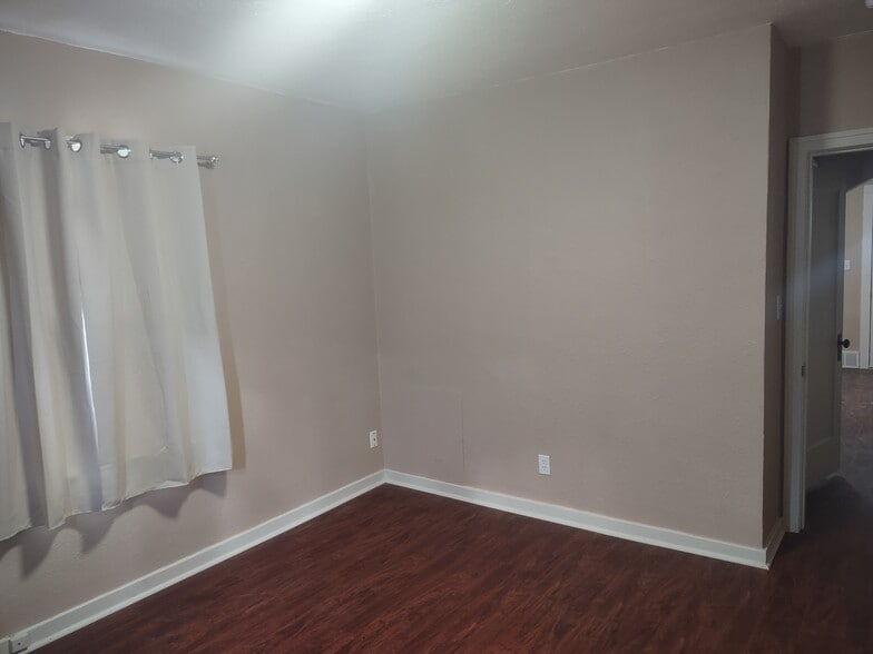 Building Photo - 1416 Forrest St