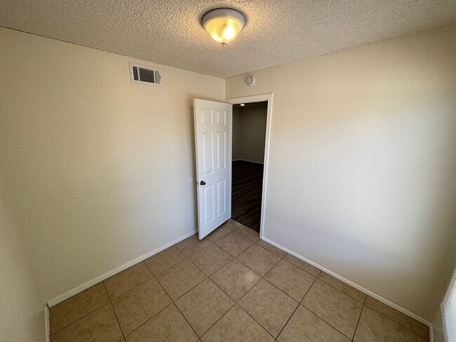 Building Photo - 2883 Wheelwright Dr