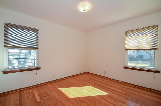 Building Photo - 6923 Cole Creek Dr