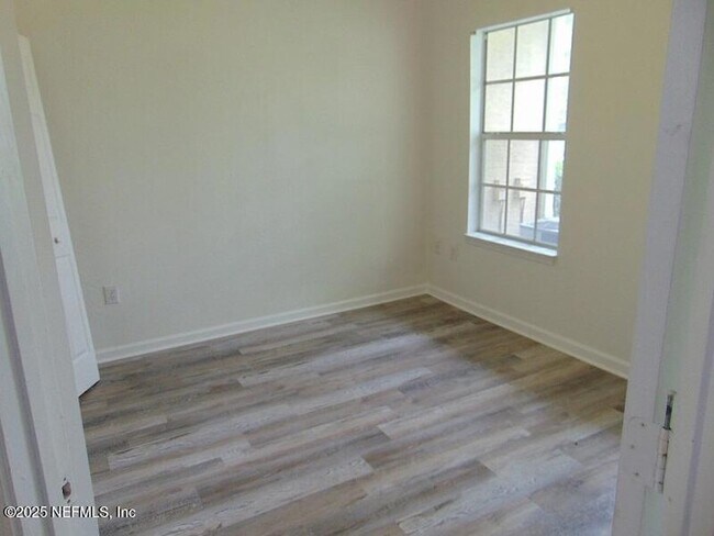 Building Photo - 10075 Gate Pkwy N