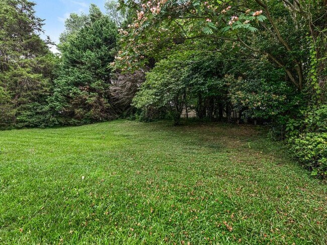 Building Photo - 7609 King Richard Ct