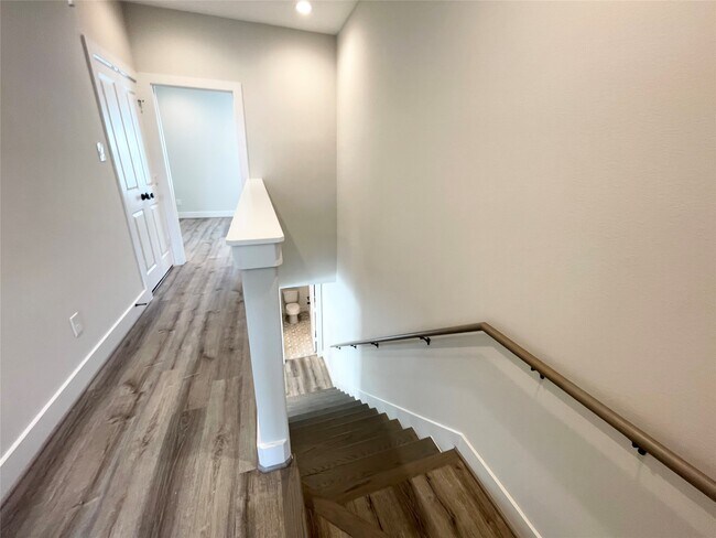Building Photo - 3716 Creekmont Gardens Ln